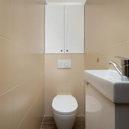 Apartment Family With Workspace And 3 Bedrooms By Renters